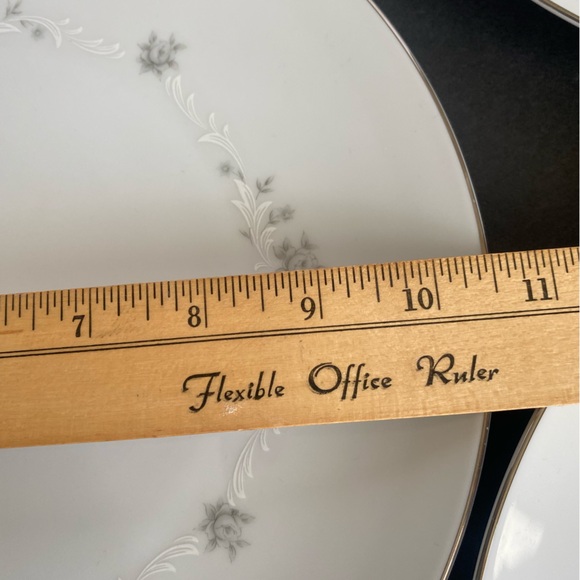 Sango China Japan JULIE 5 round dinner plates 10.5 inch gray floral pattern - Picture 10 of 10